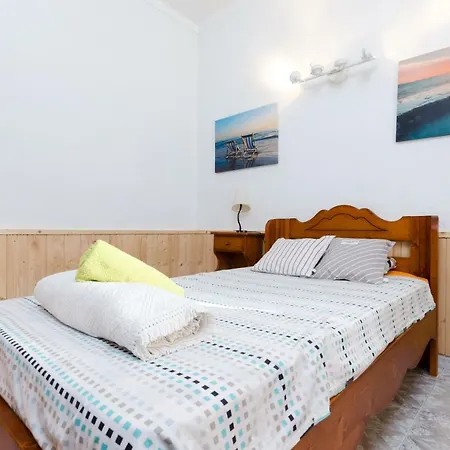 Yourhouse Petita Town House 別荘