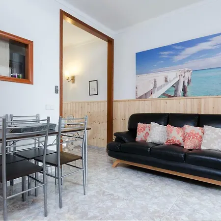 Yourhouse Petita Town House カン・ピカフォルト